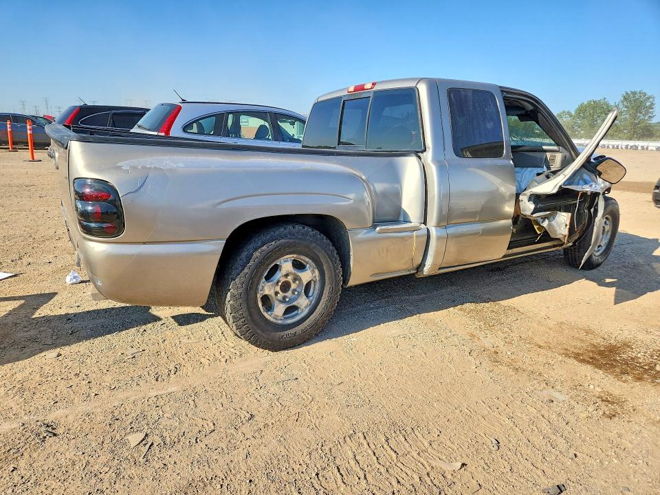 Photo 3 from auction – 2000 CHEVROLET SILVERADO with VIN 2GCEC19V4Y1170024