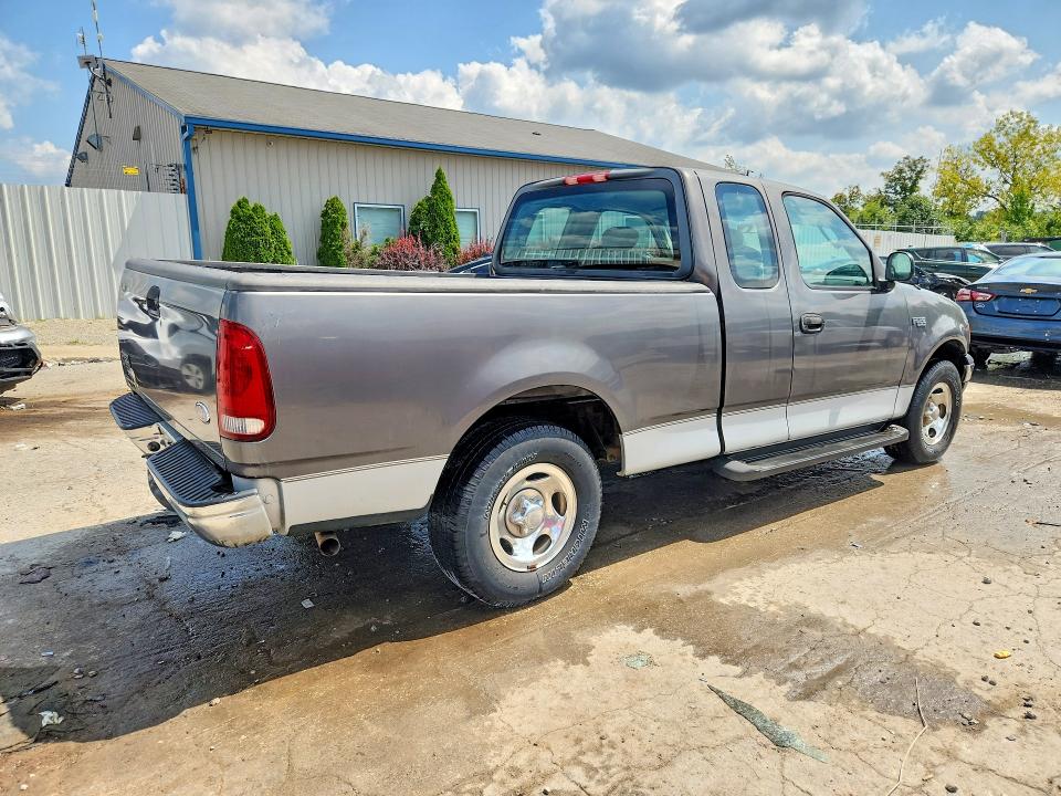 Photo 3 from auction – 2004 FORD F-150 HERITAGE with VIN 2FTRX172X4CA80244