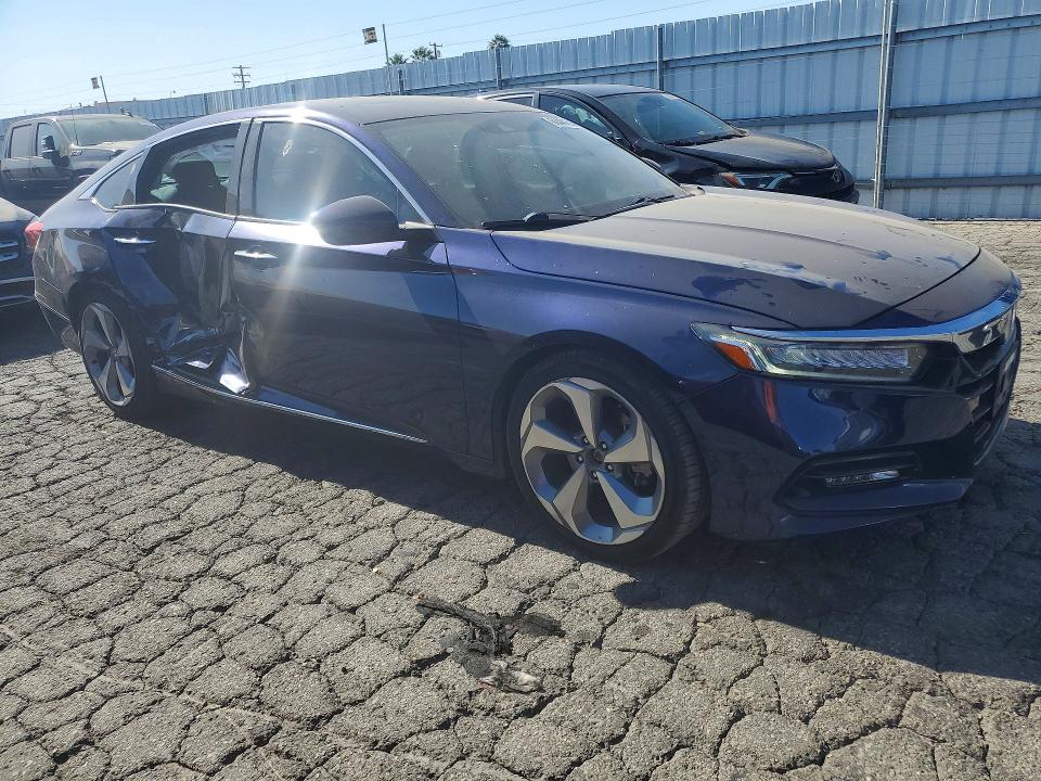 Photo 4 from auction – 2018 HONDA ACCORD with VIN 1HGCV1F90JA003763