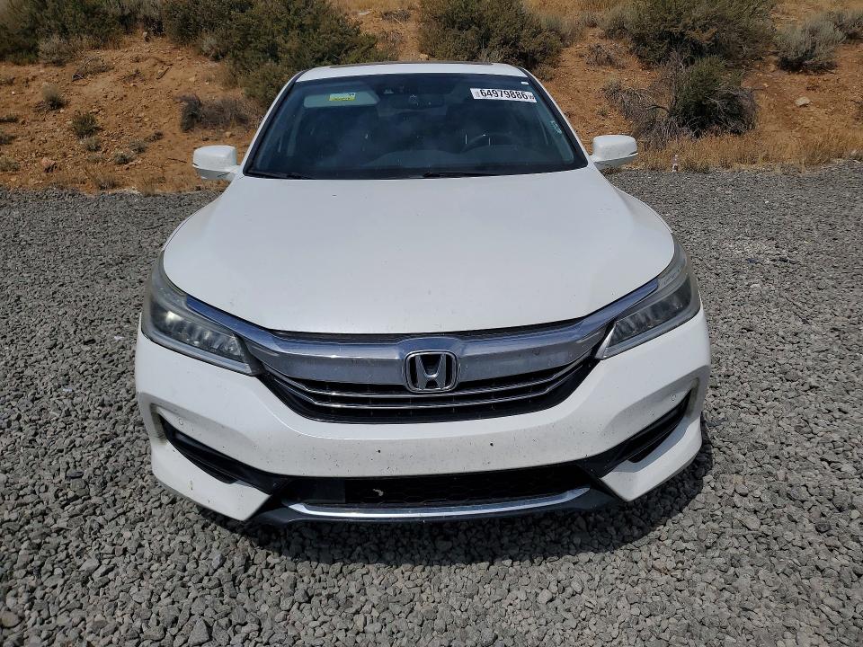Photo 5 from auction – 2017 HONDA ACCORD with VIN JHMCR6F74HC007892