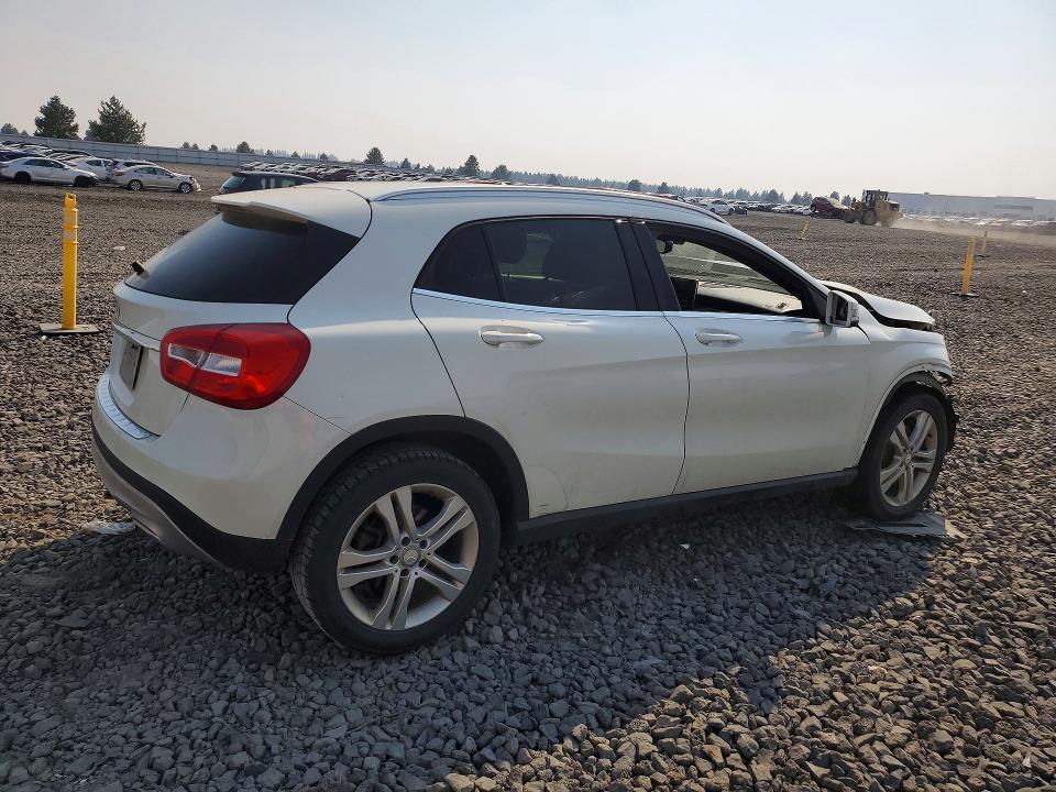 Photo 3 from auction – 2017 MERCEDES-BENZ GLA with VIN WDCTG4EB6HJ334284
