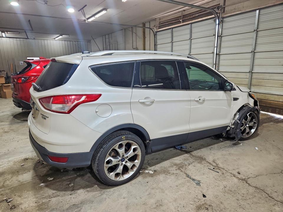 Photo 3 from auction – 2016 FORD ESCAPE with VIN 1FMCU9J97GUB03319