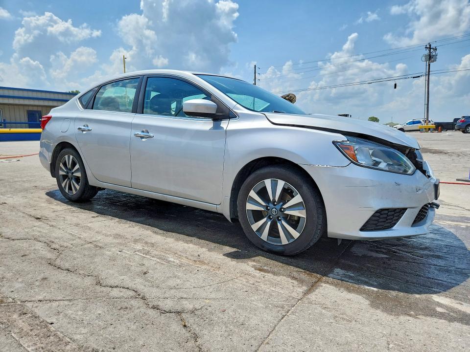 Photo 4 from auction – 2019 NISSAN SENTRA with VIN 3N1AB7AP5KY217395