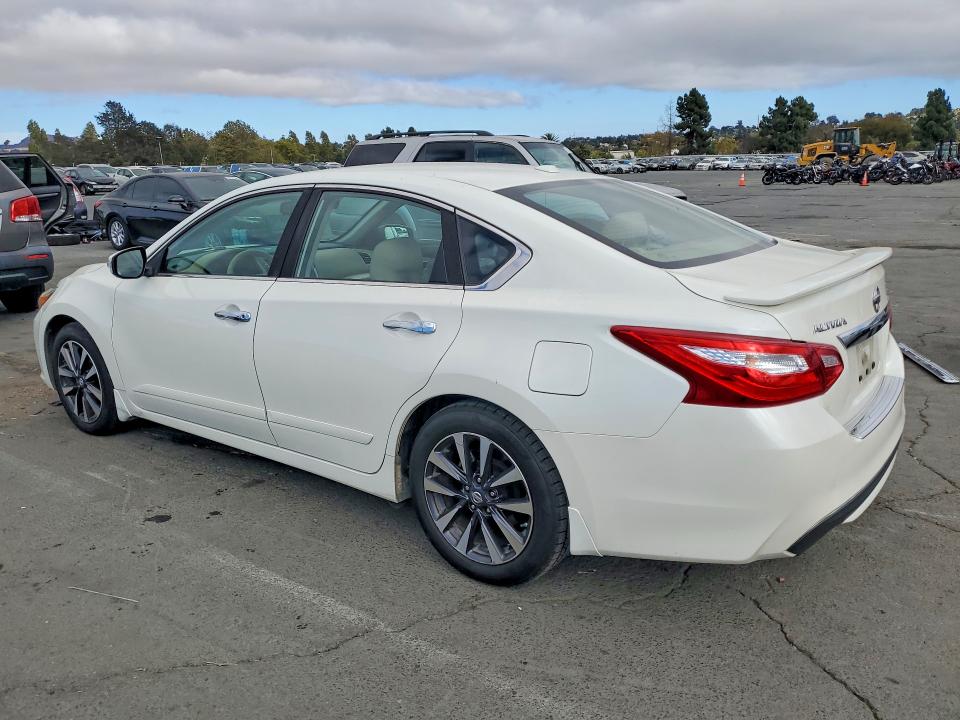 Photo 2 from auction – 2016 NISSAN ALTIMA with VIN 1N4AL3AP4GC169462