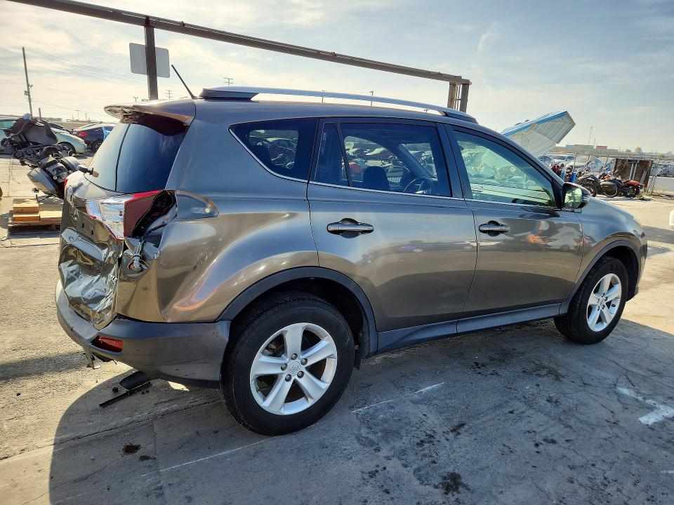 Photo 3 from auction – 2014 TOYOTA RAV4 with VIN JTMWFREVXED039969