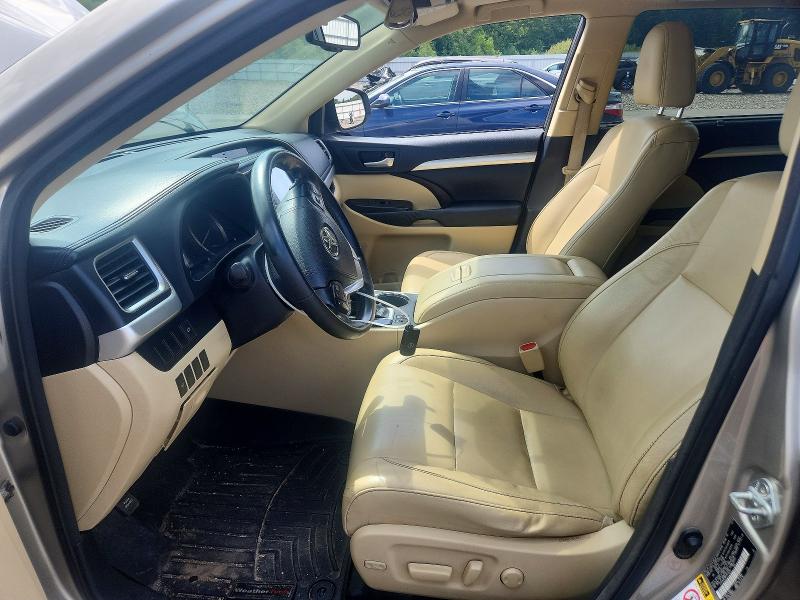 Photo 7 from auction – 2015 TOYOTA HIGHLANDER with VIN 5TDJKRFH0FS114232