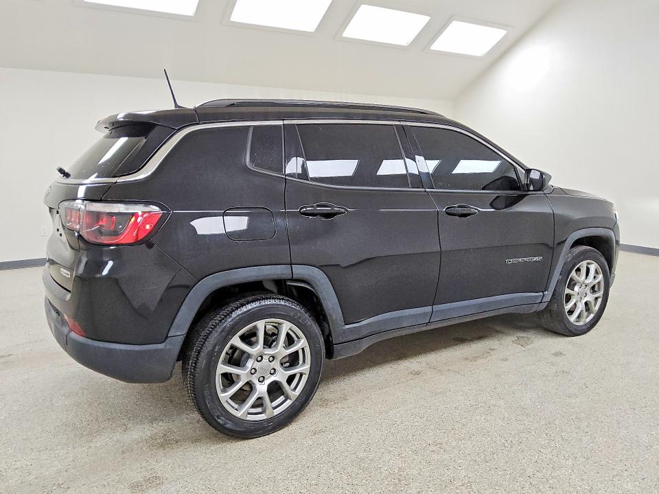 Photo 3 from auction – 2022 JEEP COMPASS with VIN 3C4NJDFB7NT195205