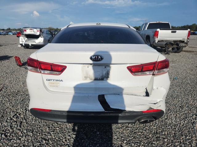 Снимка 6 от търг – 2017 KIA OPTIMA с VIN 5XXGT4L32HG121903