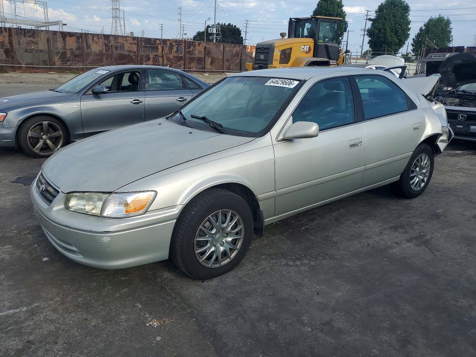 TOYOTA CAMRY 2000 with VIN 4T1BG22K9YU618691 - Photo from auction