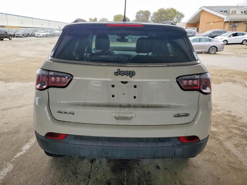 Photo 6 from auction – 2018 JEEP COMPASS with VIN 3C4NJDBB1JT440693