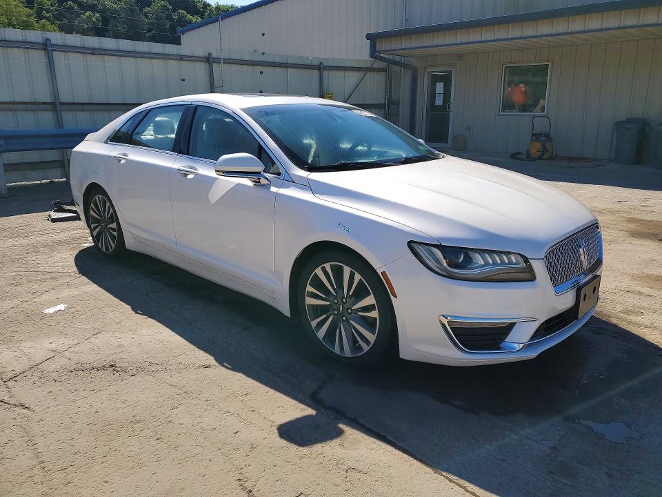 Photo 4 from auction – 2017 LINCOLN MKZ with VIN 3LN6L5F97HR662671