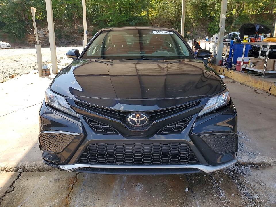 Photo 5 from auction – 2022 TOYOTA CAMRY with VIN 4T1K61AK0NU023089