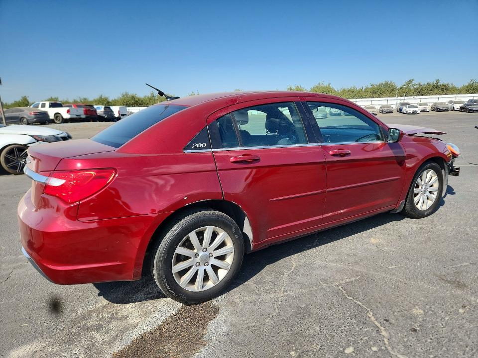 Photo 3 from auction – 2013 CHRYSLER 200 with VIN 1C3CCBBB0DN636235