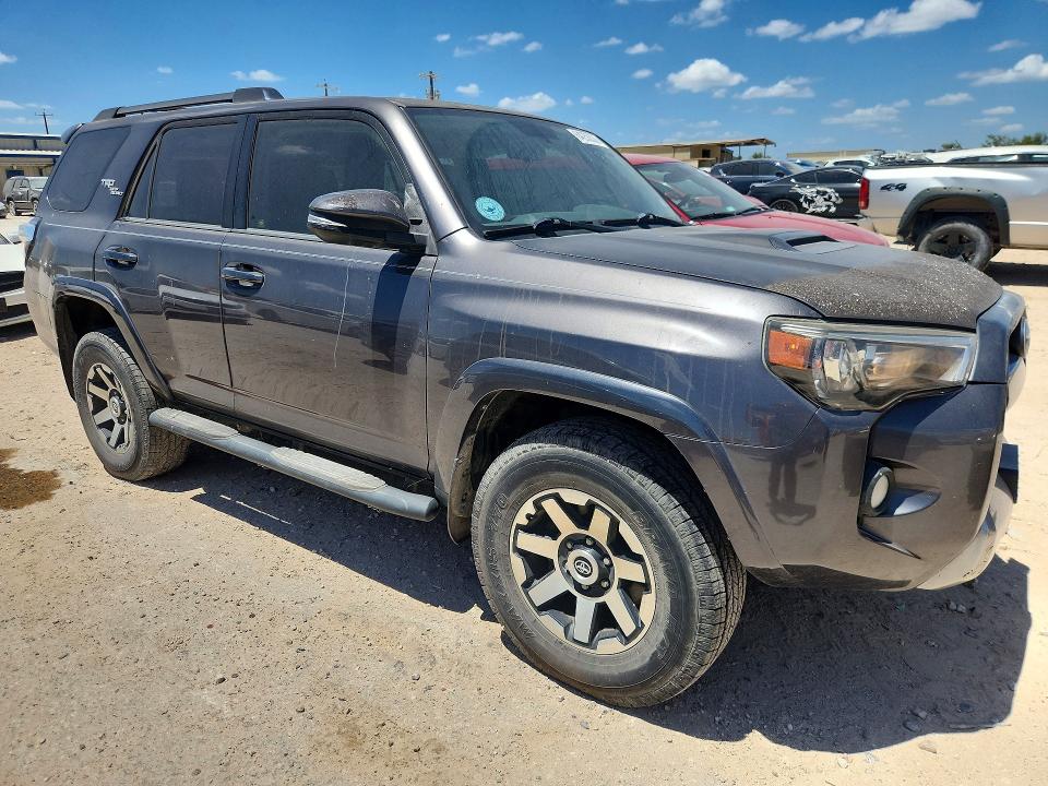 Photo 4 from auction – 2019 TOYOTA 4RUNNER with VIN JTEBU5JR4K5649664