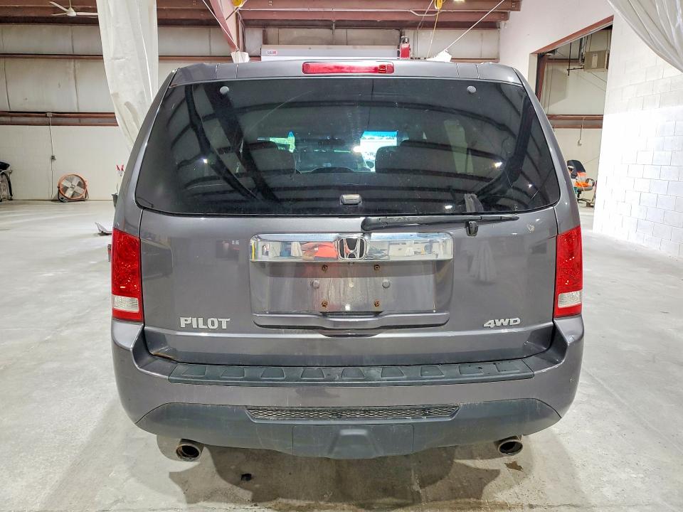 Photo 6 from auction – 2015 HONDA PILOT 4D 4WD with VIN 5FNYF4H48FB066645