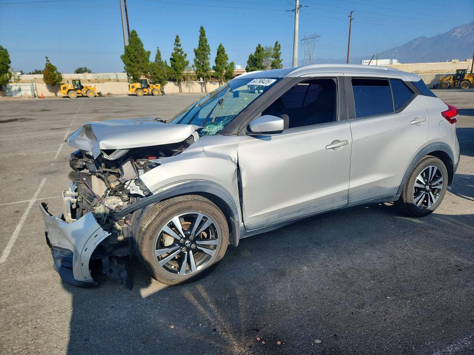 NISSAN KICKS 2019 with VIN 3N1CP5CU8KL519620 - Photo from auction
