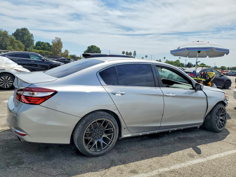 Photo 3 from auction – 2016 HONDA ACCORD with VIN 1HGCR2F57GA201854