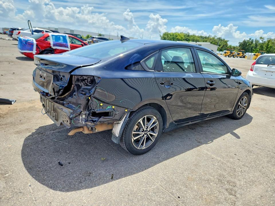 Снимка 3 от търг – 2022 KIA FORTE с VIN 3KPF24AD2NE482384