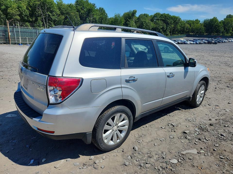 Photo 3 from auction – 2011 SUBARU FORESTER with VIN JF2SHAEC3BH751769
