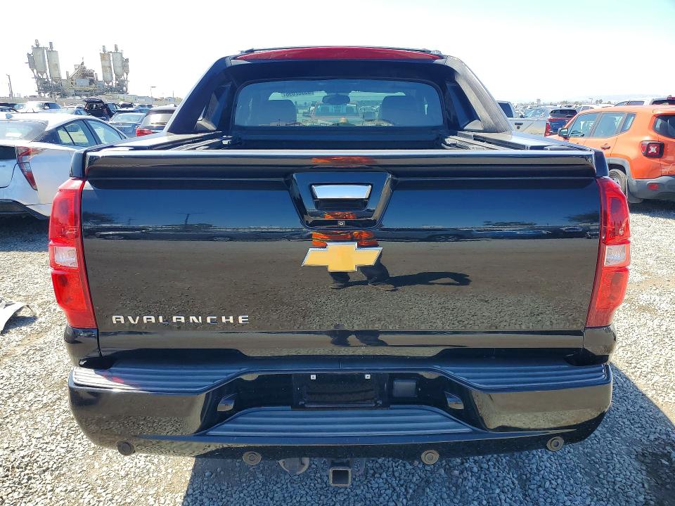 Photo 6 from auction – 2013 CHEVROLET AVALANCHE with VIN 3GNMCGE08DG168195