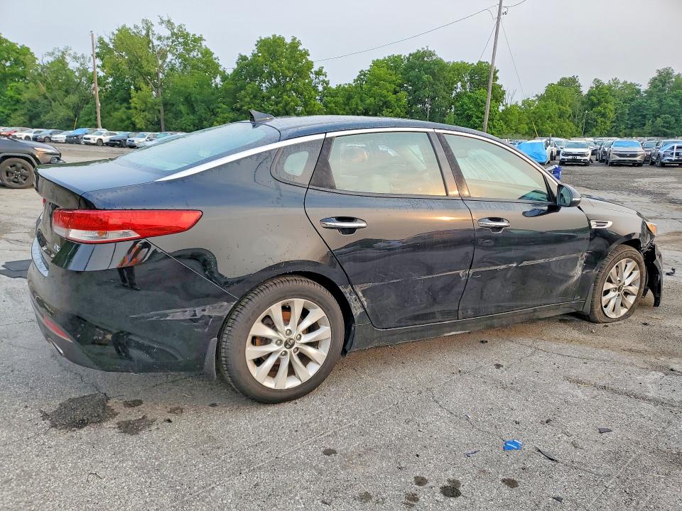 Zdjęcie 3 z aukcji – 2016 KIA OPTIMA z VIN 5XXGU4L31GG064511