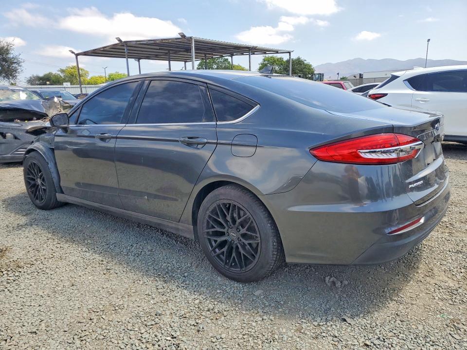 Photo 2 from auction – 2019 FORD FUSION with VIN 3FA6P0HD3KR104262