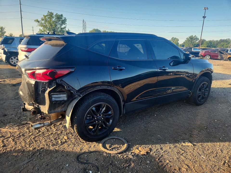 Photo 3 from auction – 2021 CHEVROLET BLAZER with VIN 3GNKBCRSXMS514176