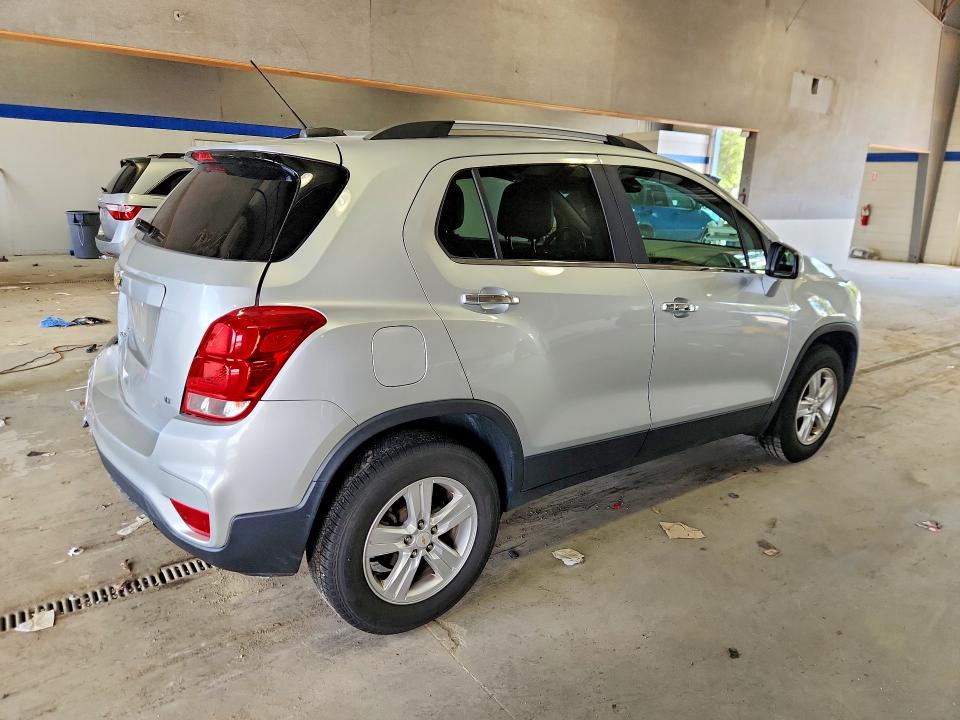 Photo 3 from auction – 2019 CHEVROLET TRAX with VIN KL7CJPSB9KB830367