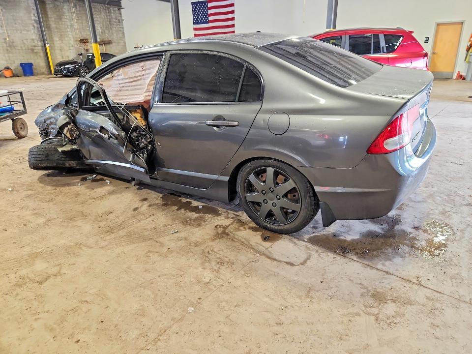 Foto 2 de la subasta – 2011 HONDA CIVIC con VIN 2HGFA1F57BH302191