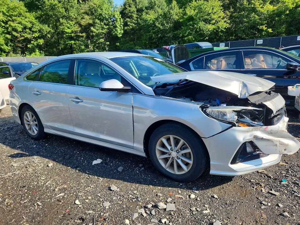 Photo 4 from auction – 2019 HYUNDAI SONATA with VIN 5NPE24AF3KH766885