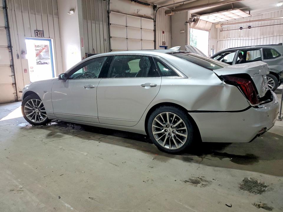 Photo 2 from auction – 2018 CADILLAC CT6 with VIN 1G6KD5RS3JU108091