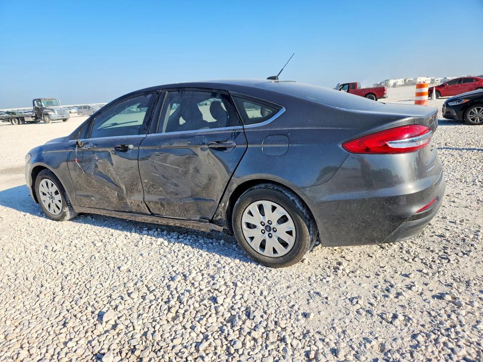Photo 2 from auction – 2019 FORD FUSION with VIN 3FA6P0G70KR163426
