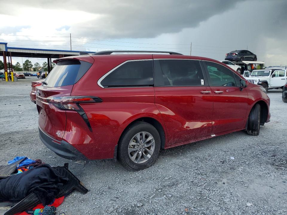 Photo 3 from auction – 2025 TOYOTA SIENNA with VIN 5TDYRKEC4SS257007