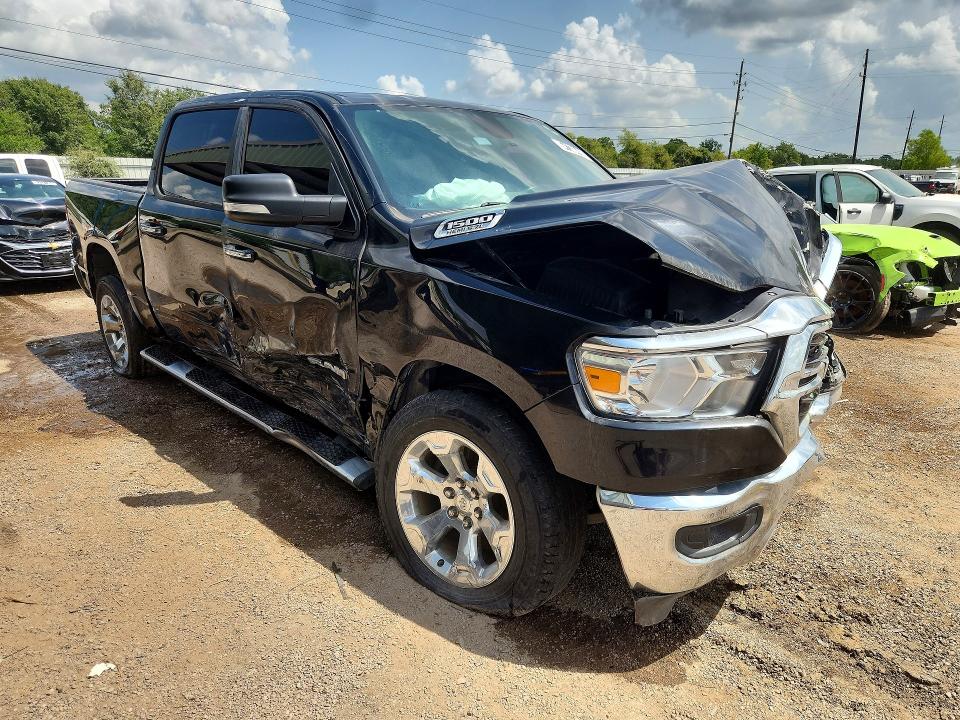 Снимка 4 от търг – 2019 RAM 1500 с VIN 1C6RREFT2KN812571