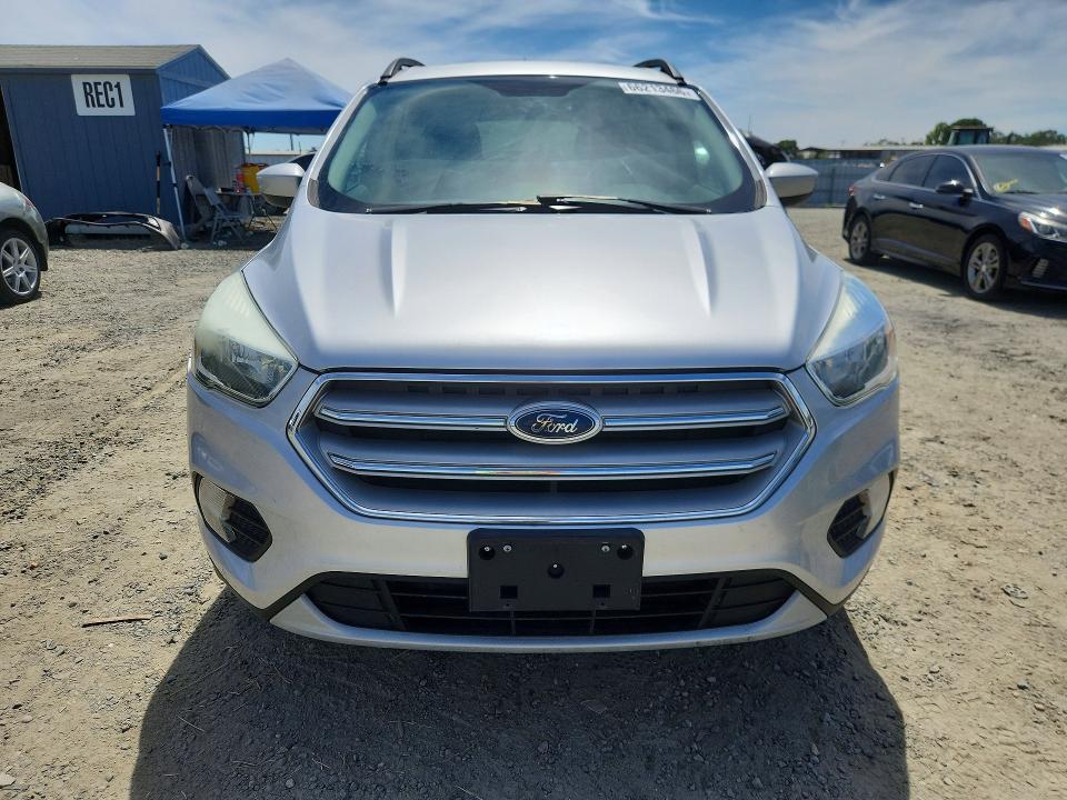 Photo 5 from auction – 2018 FORD ESCAPE with VIN 1FMCU9GD2JUA10761