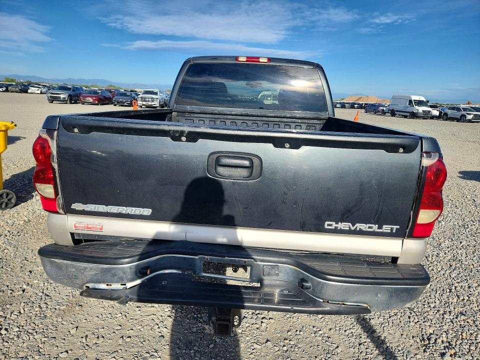 Photo 6 from auction – 2004 CHEVROLET SILVERADO with VIN 2GCEK19T041287692