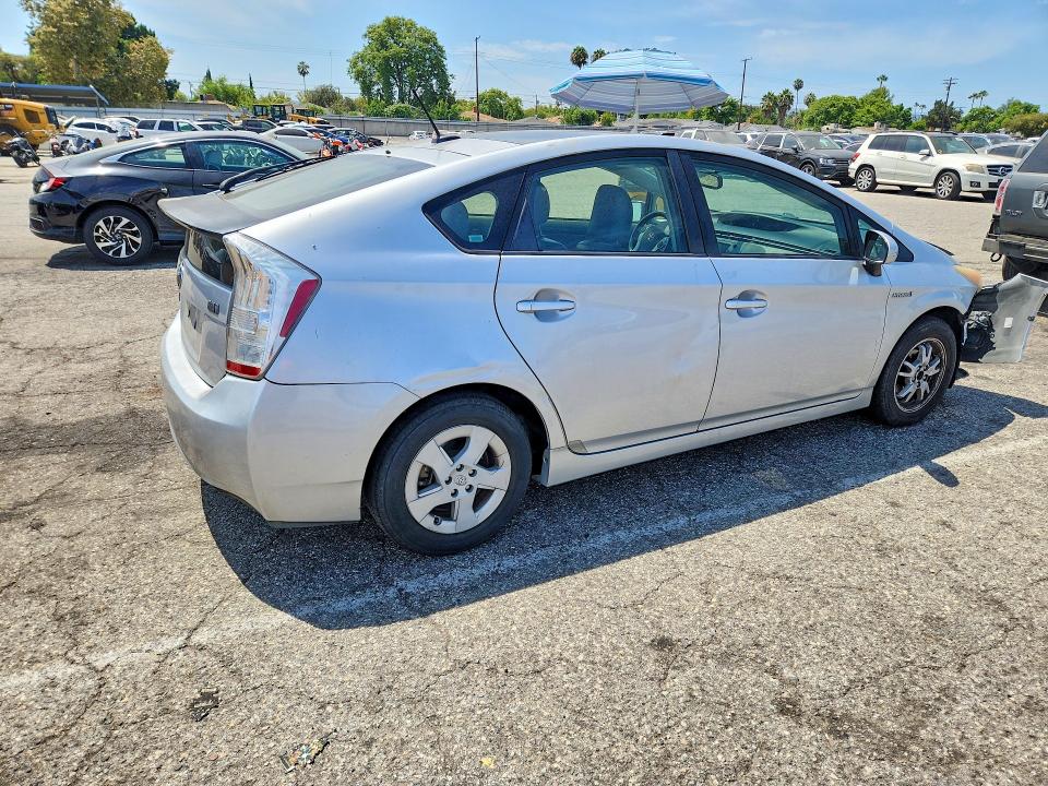 Zdjęcie 3 z aukcji – 2011 TOYOTA PRIUS z VIN JTDKN3DU5B5371475