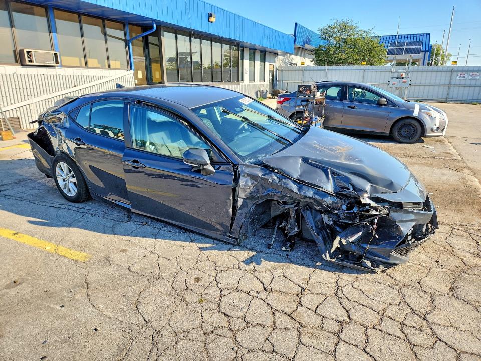 Photo 4 from auction – 2025 TOYOTA CAMRY with VIN 4T1DAACK7SU001669