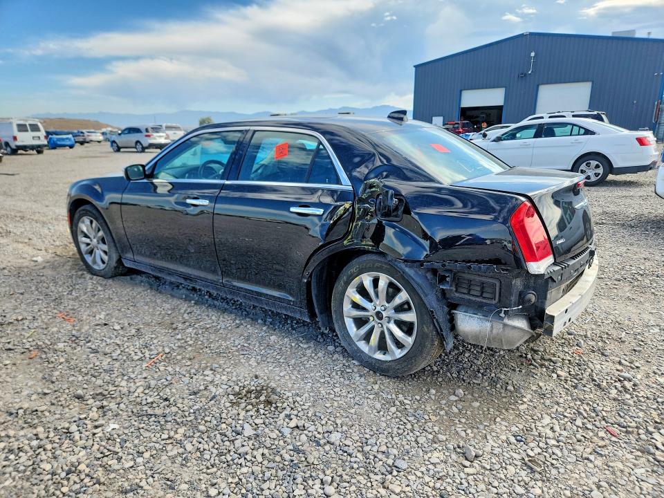 Снимка 2 от търг – 2018 CHRYSLER 300 с VIN 2C3CCAKG6JH118091