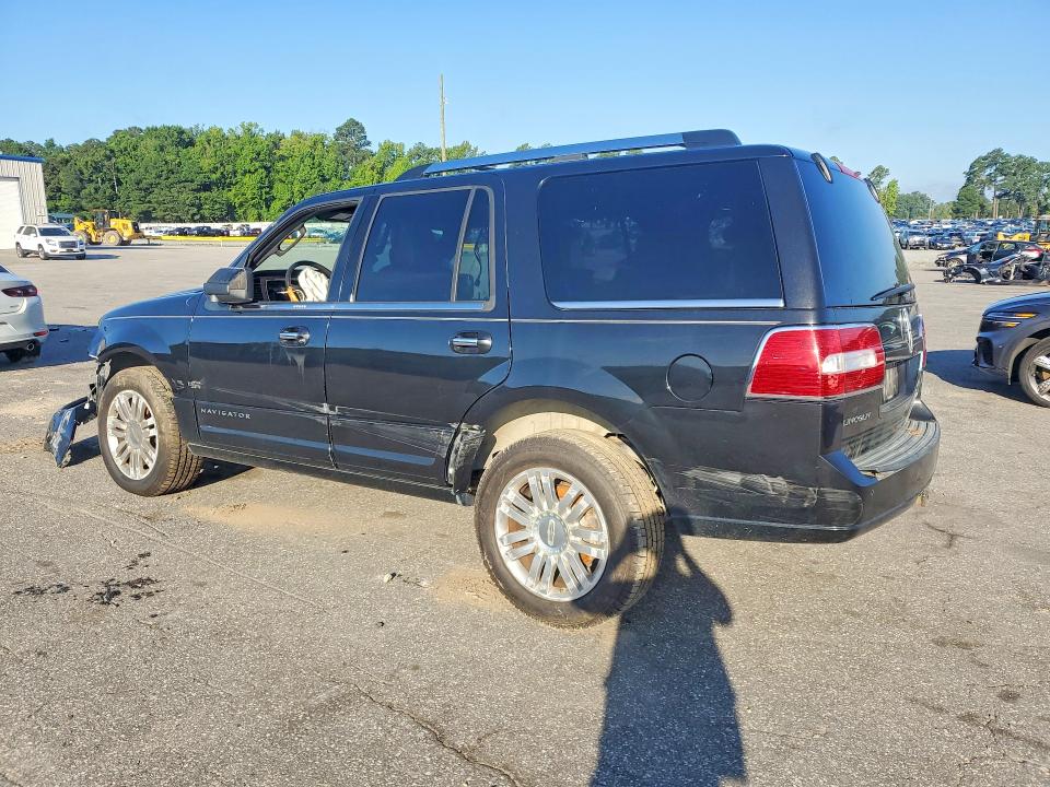 Photo 2 from auction – 2011 LINCOLN NAVIGATOR with VIN 5LMJJ2J50BEJ01965