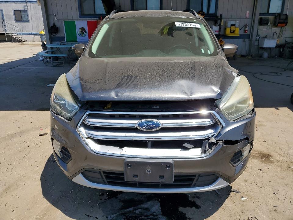 Photo 5 from auction – 2017 FORD ESCAPE with VIN 1FMCU0GD5HUC88043