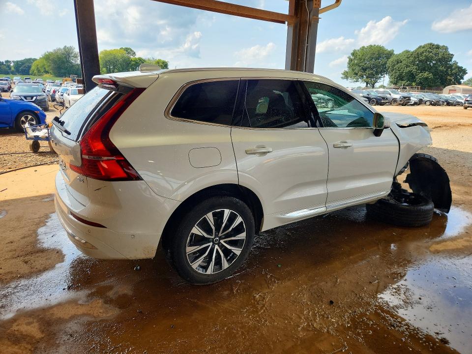 Photo 3 from auction – 2023 VOLVO XC60 with VIN YV4L12DN6P1374111