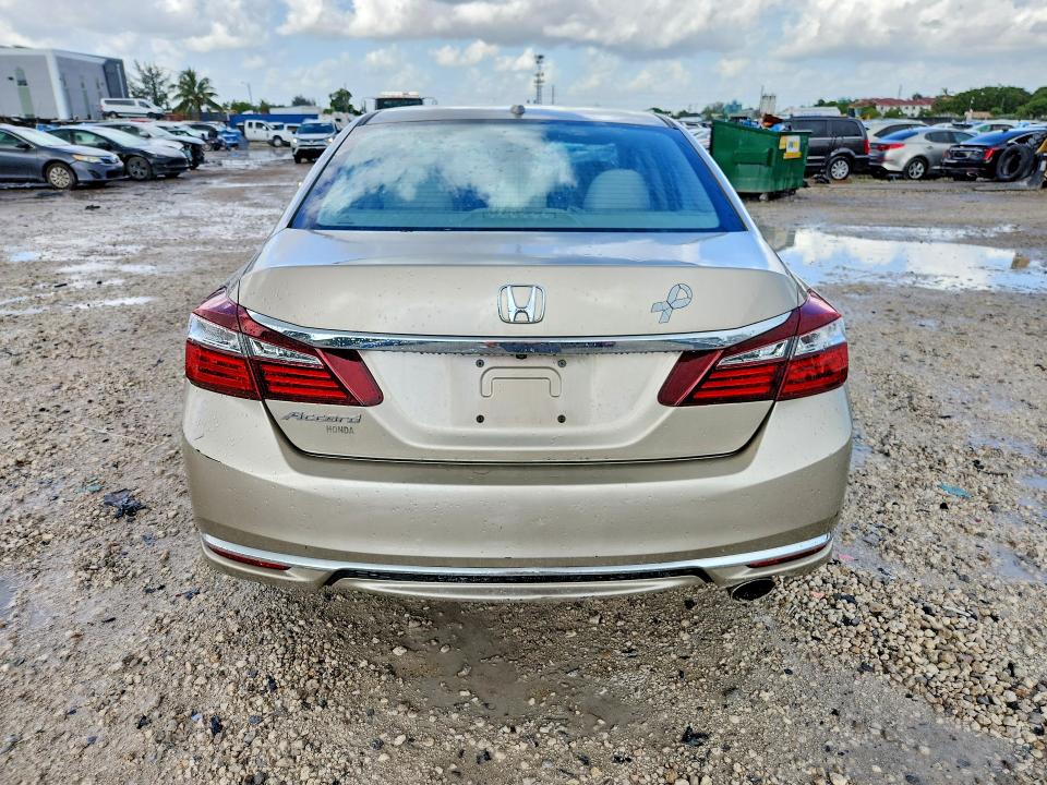 Photo 6 from auction – 2016 HONDA ACCORD with VIN 1HGCR2F06GA118632