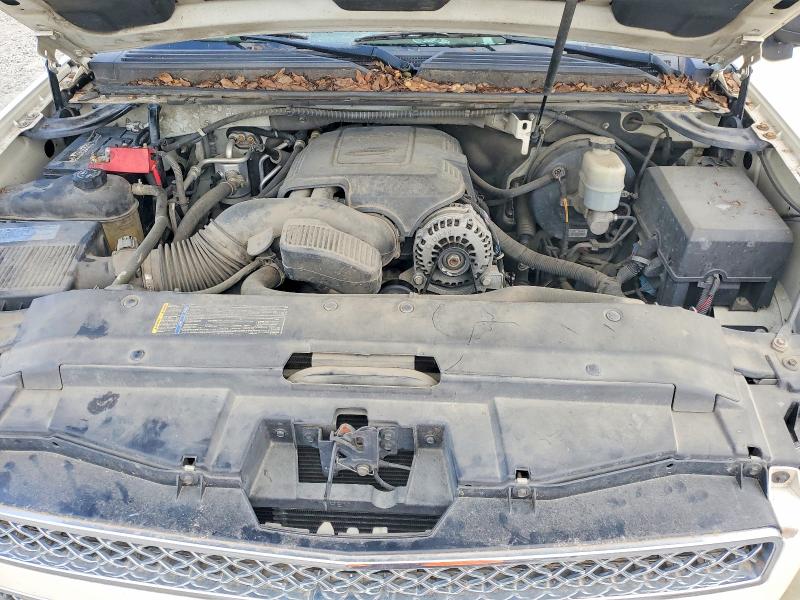 Photo 12 from auction – 2010 CHEVROLET SUBURBAN with VIN 1GNUCKE02AR134364