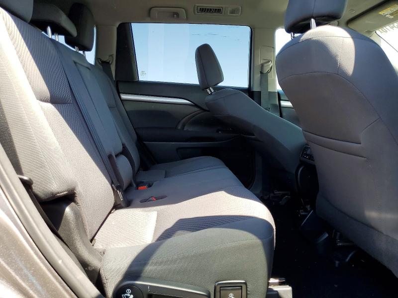 Photo 11 from auction – 2018 TOYOTA HIGHLANDER with VIN 5TDZARFHXJS039859