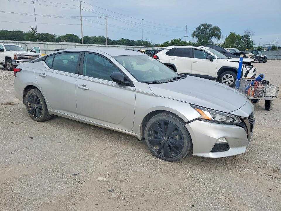 Photo 4 from auction – 2021 NISSAN ALTIMA with VIN 1N4BL4CW4MN407955