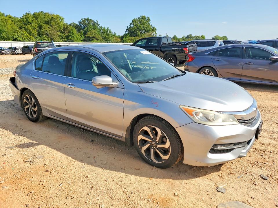 Photo 4 from auction – 2016 HONDA ACCORD with VIN 1HGCR2F83GA195867