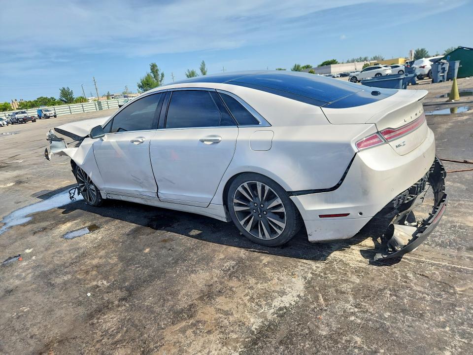 Photo 2 from auction – 2019 LINCOLN MKZ with VIN 3LN6L5E96KR613776
