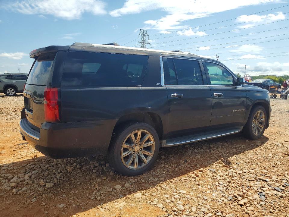 Photo 3 from auction – 2015 CHEVROLET SUBURBAN with VIN 1GNSKKKCXFR641948