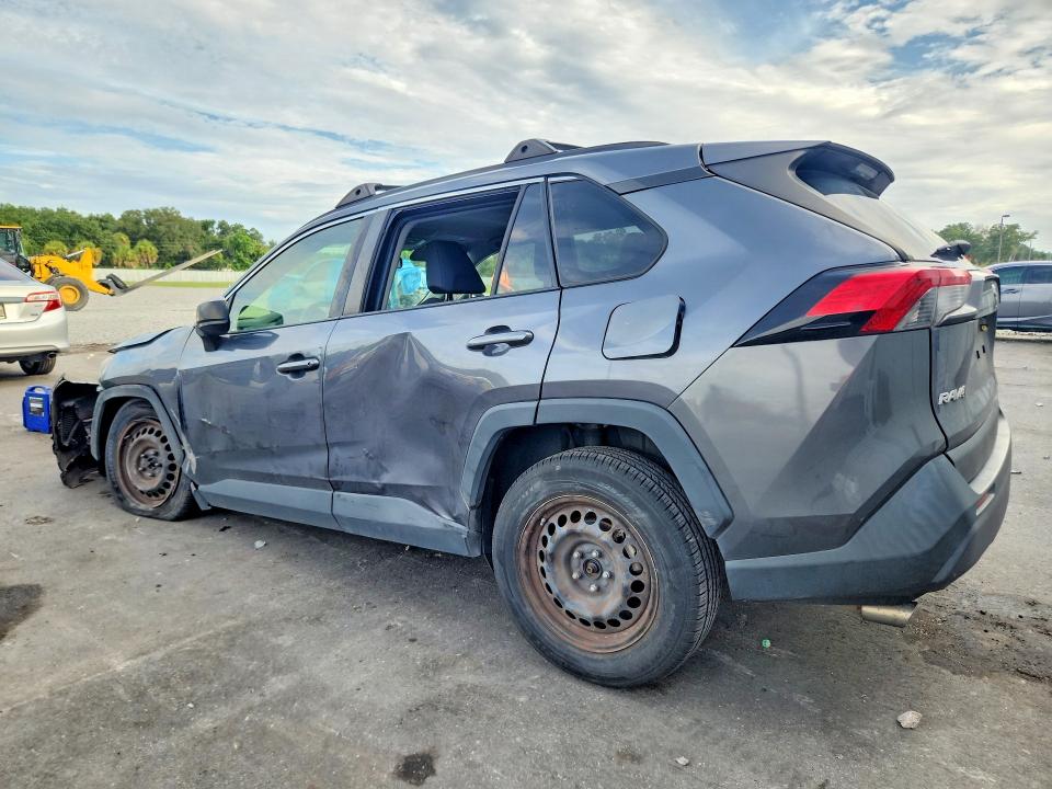 Photo 2 from auction – 2019 TOYOTA RAV4 with VIN JTMF1RFV4KD018799